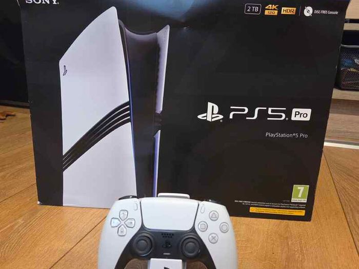 PS5 PRO + Controller Charger