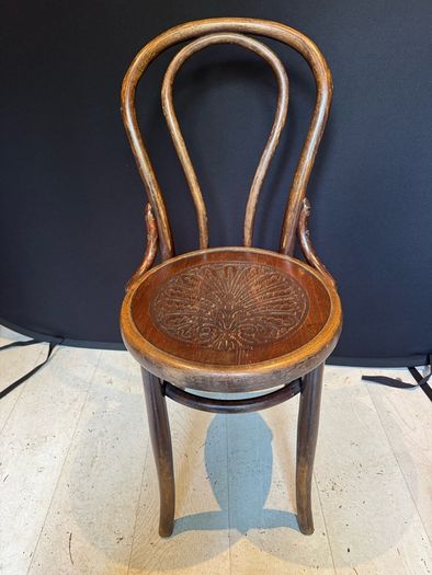 Set of 6 Antique Kohn Mundus Bentwood Dining Chairs