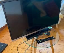 32'' TV with DVD Player