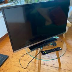 32'' TV with DVD Player