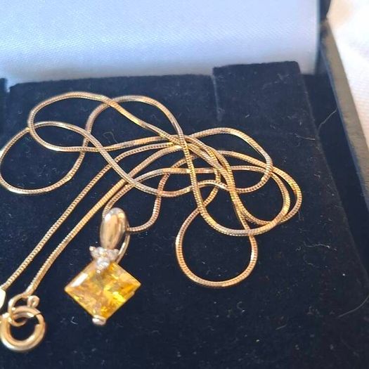 10 ct Gold Pendant with Natural Topaz and Diamonds