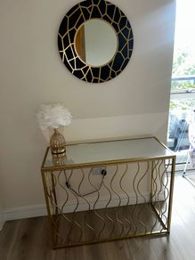 lovely table lamp  and mirror set
