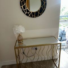 lovely table lamp  and mirror set