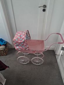 Dolls Pram
