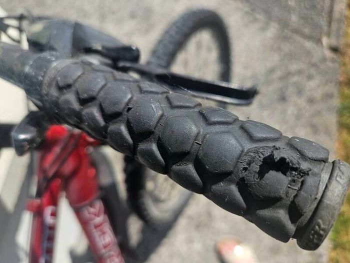 Trek 2700 hard tail mountain bike