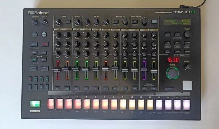 Roland TR-8S