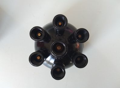 Ford / Triumph / Jaguar / Distributor Cap.