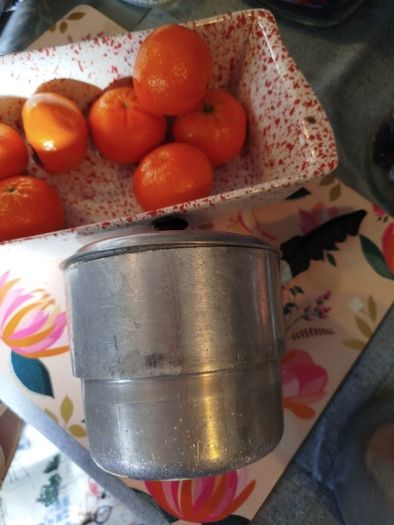 Vintage pots x 2