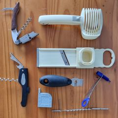 Small kitchen appliances, sale all set, in good condition.
