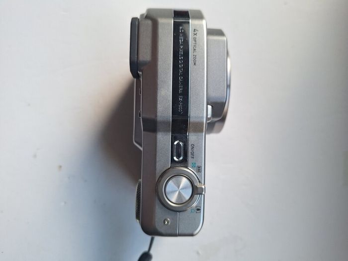 Casio Exilim EX-P600 digital camera with remote