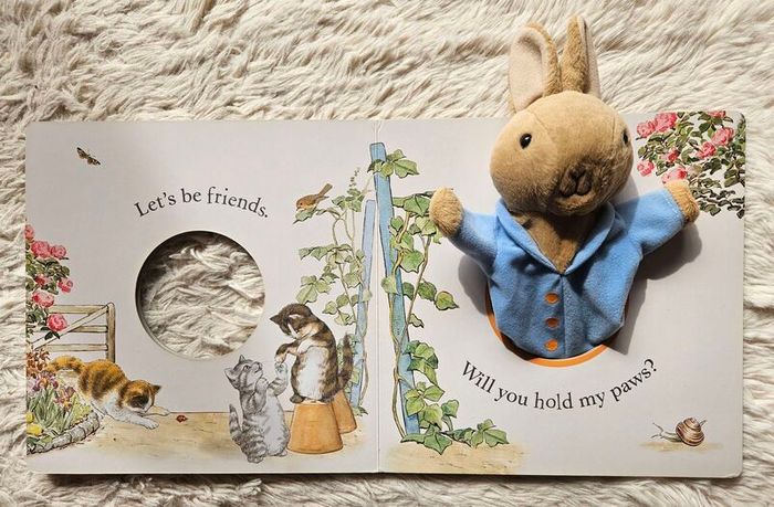 Peter Rabbit Let's Cuddle Big Puppet Play Book