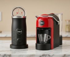 QUICK SALE: Lavazza A Modo Mio Jolie Coffee Machine + FREE MilkEasy Frother (Excellent Condition)
