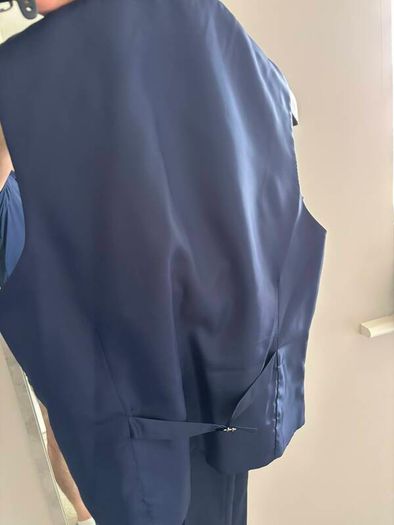 Bennetti Navy Three-Piece Suit (36R / 32R)