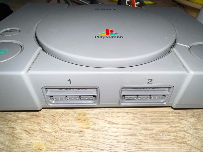 Sony PlayStation 1 SCPH-7502 with Dual Shock Analog Controller