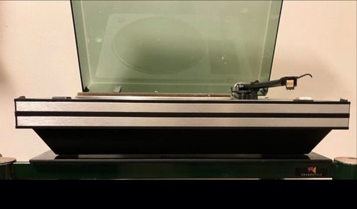 STD 305M  |  Suspended Sub-Chassis Belt-Drive Turntable