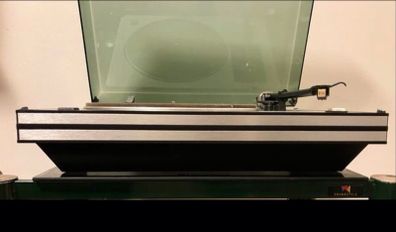 STD 305M  |  Suspended Sub-Chassis Belt-Drive Turntable