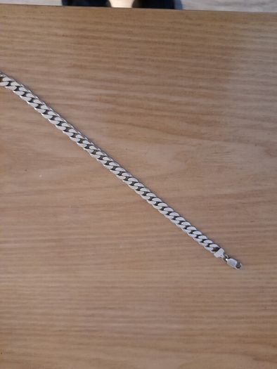 silver bracelet hallmarked 925.  21cm