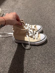 Girls converse