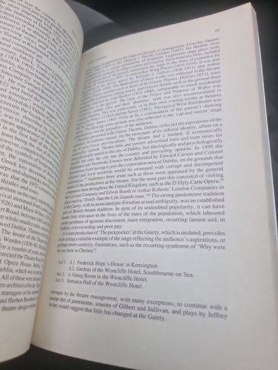 Aspects of Irish studies / edited by Myrtle Hill and Sarah Barber (Soft cover)