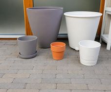 Set of 5 plant pots/planters