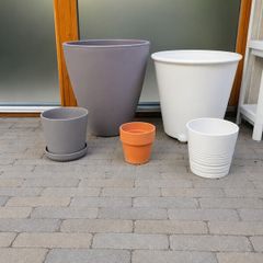 Set of 5 plant pots/planters