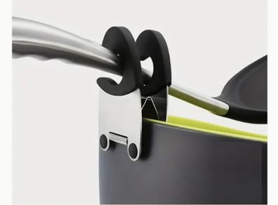 Clip on wooden spoon holder