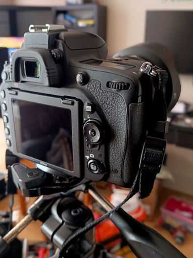 Nikon D750 + 24-120mm f/4 VR + SB-700 Complete Kit