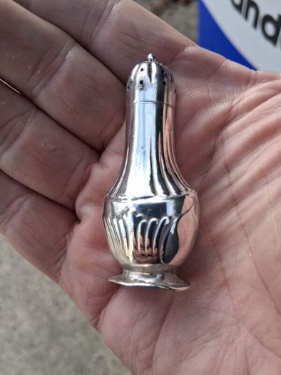 3 X Victorian Tiffany Sterling Silver Salt Shakers(Circa 1880)