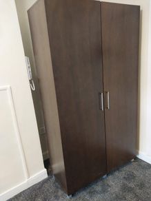 Wardrobe/press