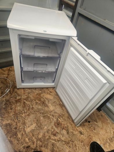 beko freezer