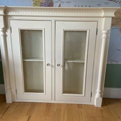 Wall display cabinet