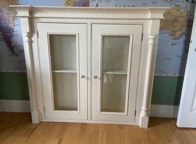 Wall display cabinet