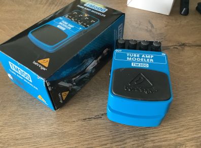 Behringer TM300 Tube Amp Modeller Pedal