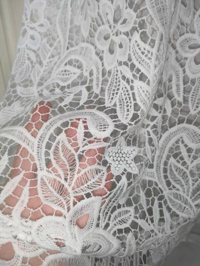 white lace pencil dress size 16 Postage included