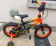 Kids strike bike size 14 inch wheels