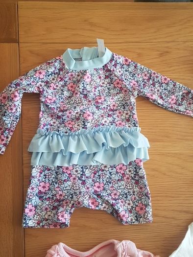baby clothes 6-9M ( add 3)