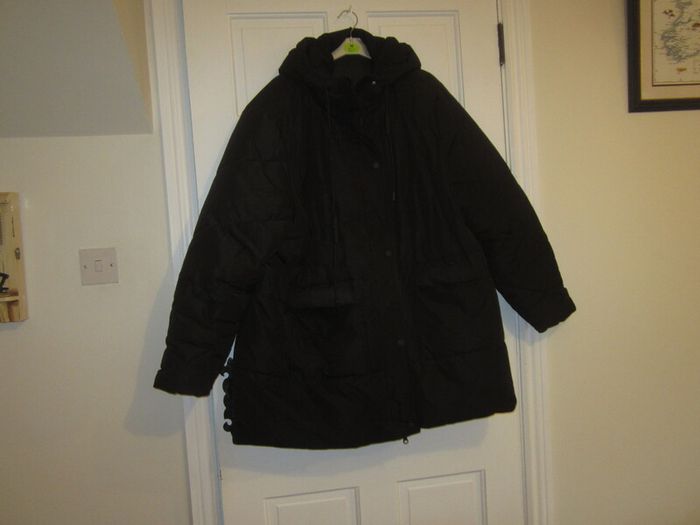 Black 3/4 length     size XXL
