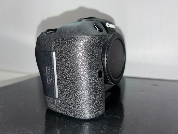 Canon EOS R6 Body, Mint Condition