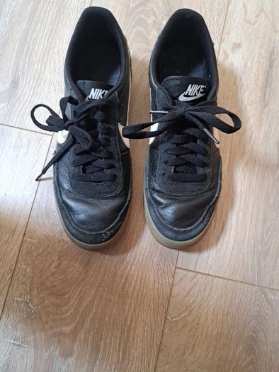 black nike court