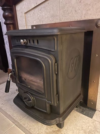 Solid fuel stove