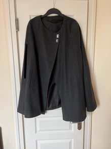 Cape coat grey size L