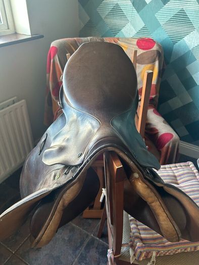 17.5 inch Steuben Jump Saddle