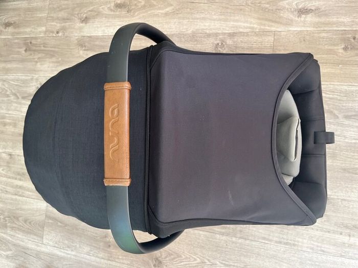 Nuna Pipa Next Car Seat & Nuna Isofix Base