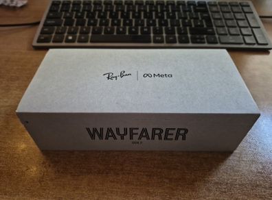 RAY BAN WayFarer Meta Gen 2 - Shiny Black - Transition - NEW (unopened)