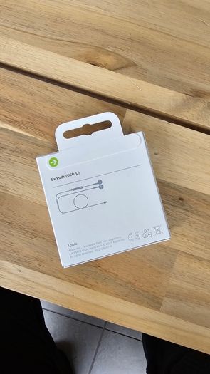 apple headphones