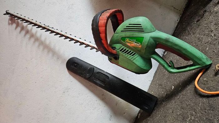 Hedge trimmer