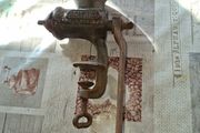 Old Table Top Harper Manual Meat Mincer. Postage Available or Collection, It is designed for grinding meat to make products such as sausages, burgers, or meatloaf.The cast iron body
