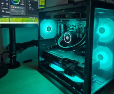 Gaming PC Ryzen 7 5800X, RX 7700 XT, 32gb Ram, 1TB M.2 Ssd, 750w Psu, Wifi/bt