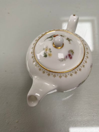 Wedgwood minature Mirabelle  tea pot