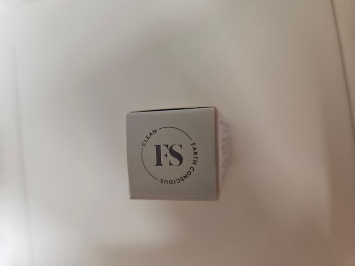 Fenty Beauty Hydrating + Strengthening Lip Oil